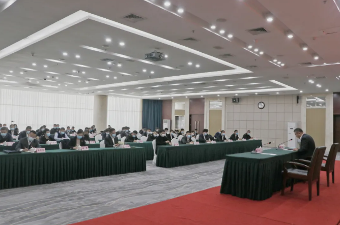 鞍勤集團(tuán)、溫泉集團(tuán)舉辦貫徹落實(shí)市第十三次黨代會精神宣講報告會